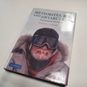 Meteorites ice antarctica book (1)